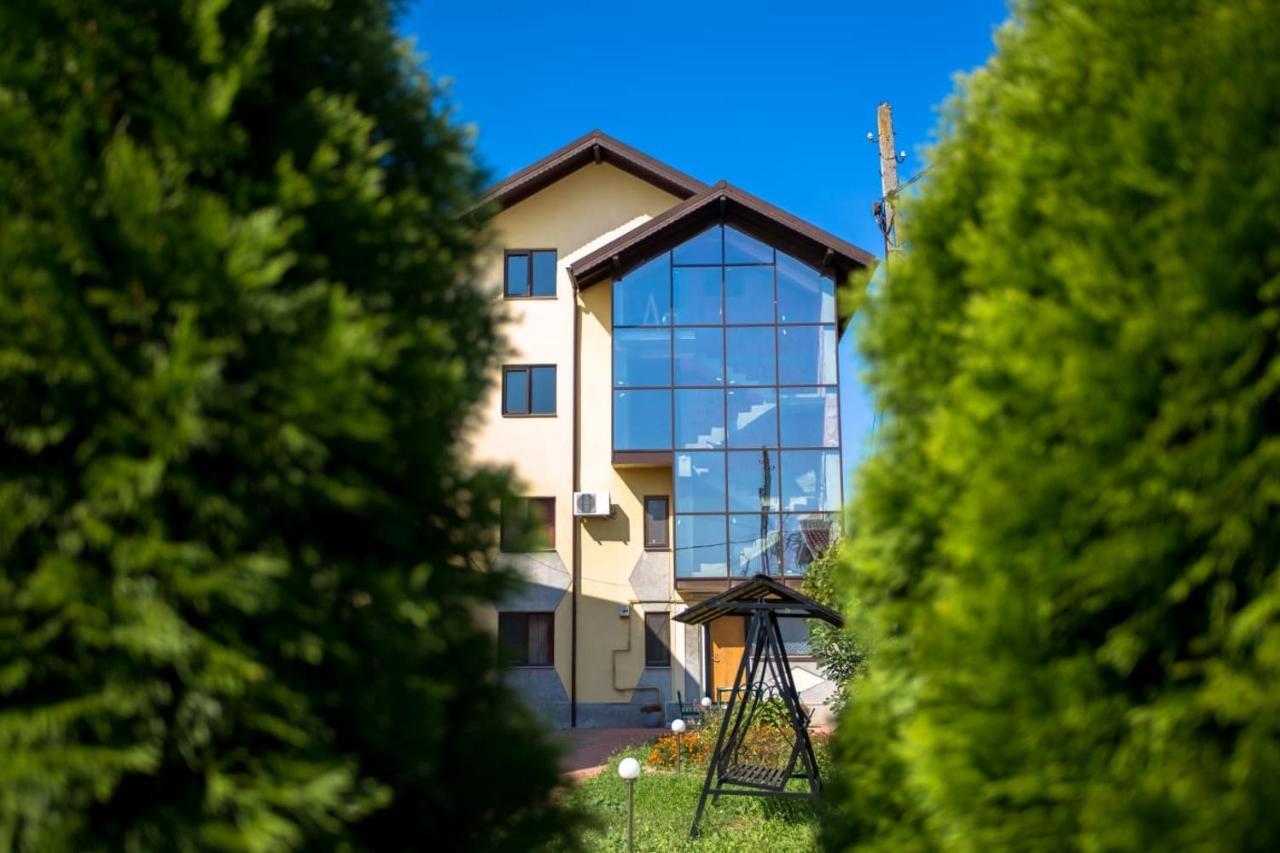 Casa Topazz Târgu Jiu Exterior photo