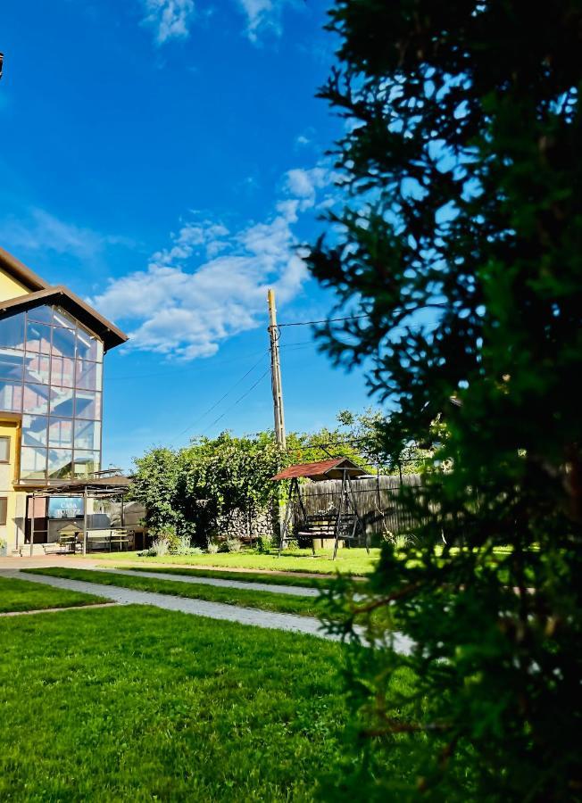 Casa Topazz Târgu Jiu Exterior photo